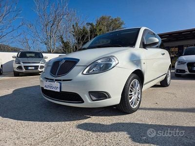 Usata Lancia Ypsilon 69 CV (50 kW) 2011 Bianco Utilitaria