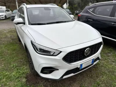 Usado MG ZS Luxury 111 CV (81 kW) 2023 Blanco SUV