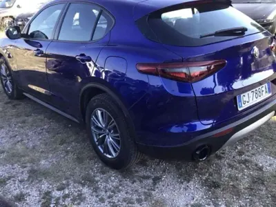 Usata Alfa Romeo Stelvio Sprint 160 CV (117 kW) 2022 Blu/azzurro SUV
