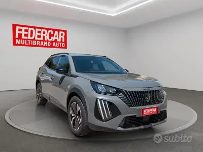 Usata Peugeot 2008 Allure 100 CV (73 kW) 2024 Grigio SUV