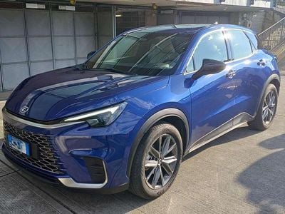 Usata Lexus LBX 91 CV (66 kW) 2024 Blu/azzurro SUV