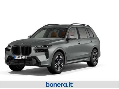 Nuova BMW X7 M Sport 381 CV (280 kW) 2026 Frozen pure grey metallizzato SUV