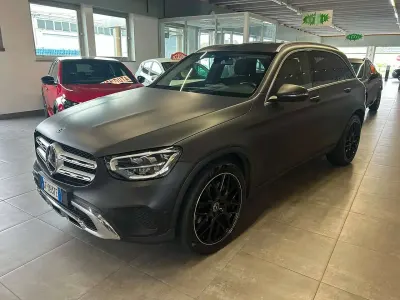 Usata Mercedes GLC200 197 CV (144 kW) 2021 Nero opaco SUV