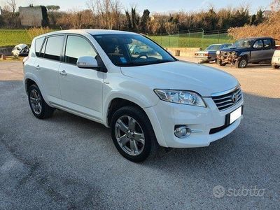 usata Toyota RAV4 2.2 D 4WD 5Pt 150 CV Luxury