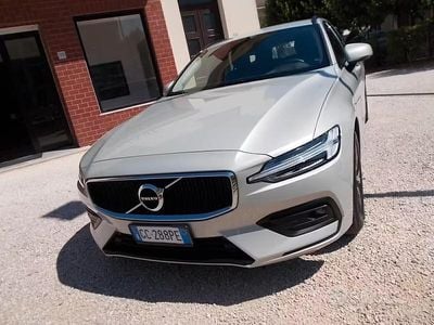 Usata Volvo V60 Business Edition 150 CV (110 kW) 2020 Bianco Station wagon