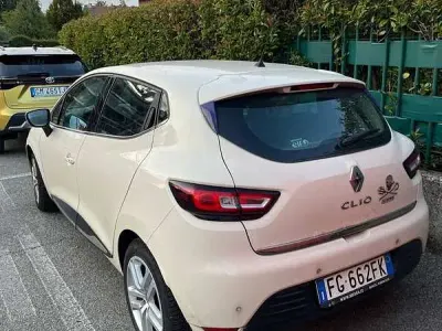 Usata Renault Clio IV Intens 73 CV (53 kW) 2016 Beige Berlina