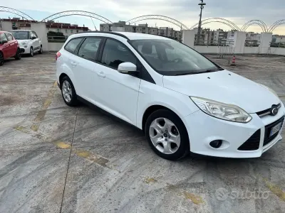 Usata Ford Focus Titanium 95 CV (69 kW) 2014 Bianco Station wagon