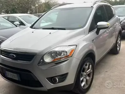 Usado Ford Kuga Titanium 136 CV (100 kW) 2010 Gris SUV