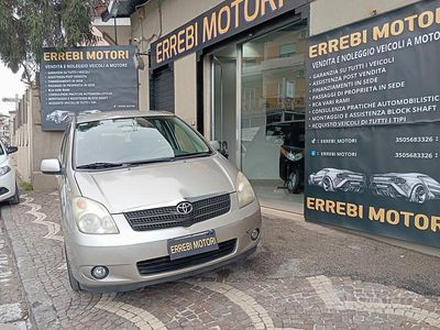 Usata Toyota Corolla 89 CV (65 kW) 2002 Grigio Berlina