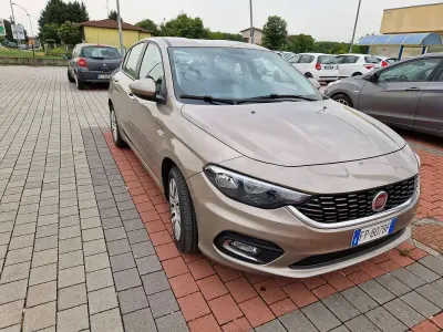 Usata Fiat Tipo Easy 95 CV (69 kW) 2018 Beige Berlina