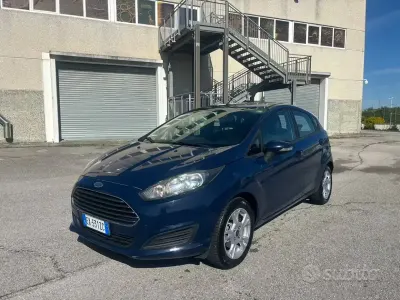 Usata Ford Fiesta Titanium 95 CV (69 kW) 2015 Blu Utilitaria