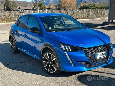 Usata Peugeot e-208 GT-line 2020 Blu Utilitaria
