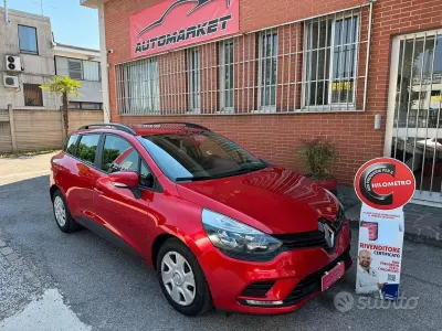 Usata Renault Clio GrandTour Life 75 CV (55 kW) 2017 Rosso Station wagon