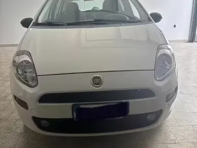 Usata Fiat Punto 77 CV (56 kW) 2017 Bianco Utilitaria