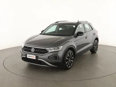 Usata VW T-Roc Life 150 CV (110 kW) 2023 Grigio SUV
