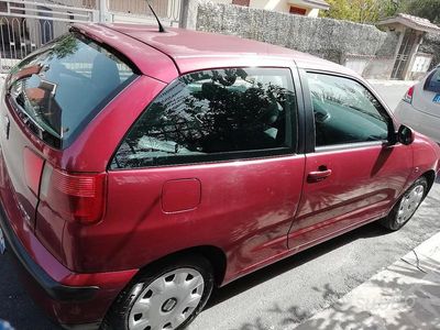 Usata Seat Ibiza 90 CV (66 kW) 2001 Rosso Utilitaria