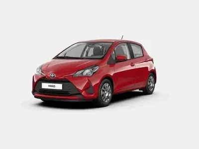 Usata Toyota Yaris Active 69 CV (50 kW) 2018 Marrone Berlina