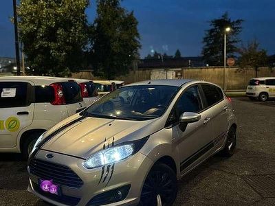 Usata Ford Fiesta 75 CV (55 kW) 2015 Berlina