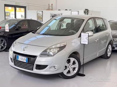 Usata Renault Scénic III Dynamique 110 CV (80 kW) 2011 Grigio Monovolume