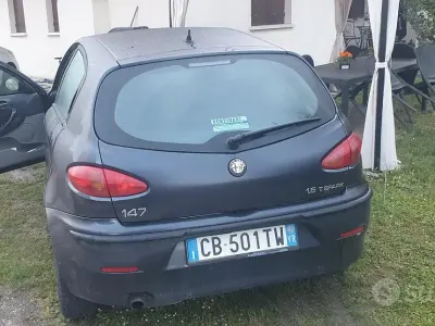 Begagnad Alfa Romeo 147 105 HK (77 kW) 2005 Blå Halvkombi