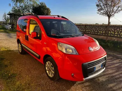 Begagnad Fiat Qubo Trekking 75 HK (55 kW) 2013 Orange Minibuss