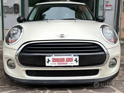 Usata Mini ONE 75 CV (55 kW) 2015 Beige Utilitaria