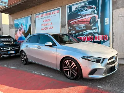 Usata Mercedes A180 Business 116 CV (85 kW) 2020 Argento Berlina