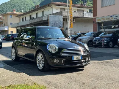 Usata Mini Cooper 122 CV (89 kW) 2011 Nero Utilitaria