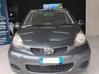 Usata Toyota Aygo 68 CV (50 kW) 2011 Nero Utilitaria
