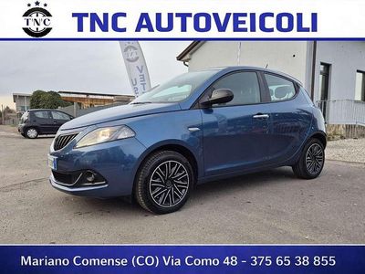 Usata Lancia Ypsilon Gold 69 CV (50 kW) 2023 Blu/azzurro Utilitaria