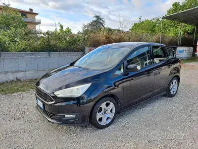 Käytetty Ford C-MAX