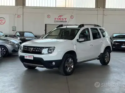 Usata Dacia Duster Lauréate 109 CV (80 kW) 2014 Bianco SUV