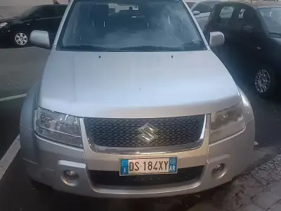 Usata Suzuki Grand Vitara 129 CV (94 kW) 2009 Berlina