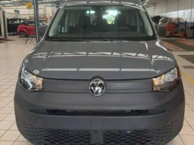 Usata VW Caddy Business 102 CV (75 kW) 2023 Antracite pastello Monovolume
