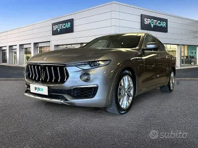 Usata Maserati Levante 330 CV (242 kW) 2021 Grigio SUV