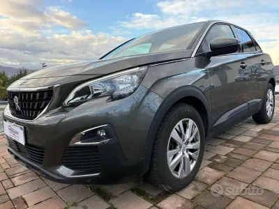 Usata Peugeot 3008 Business-Line 120 CV (88 kW) 2018 Grigio SUV
