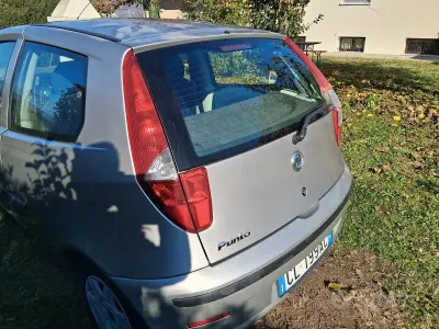 Usata Fiat Punto Dynamic 60 CV (44 kW) 2004 Grigio Utilitaria