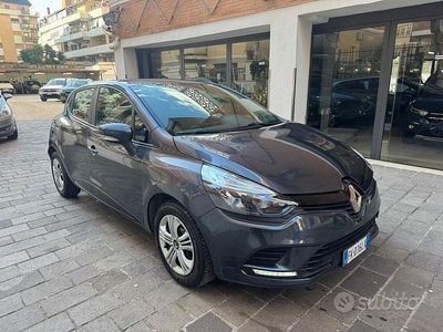 Usata Renault Clio IV Life 75 CV (55 kW) 2018 Grigio Utilitaria