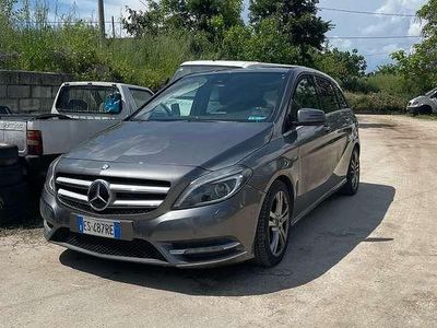 Mercedes B200
