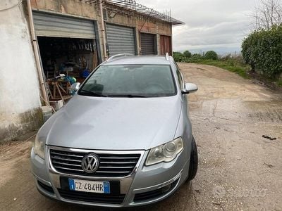 Usata VW Passat 140 CV (102 kW) 2006 Blu Station wagon