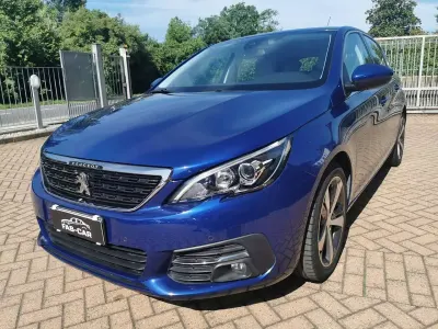 Usata Peugeot 308 Allure 131 CV (96 kW) 2019 Blu magnetico Berlina