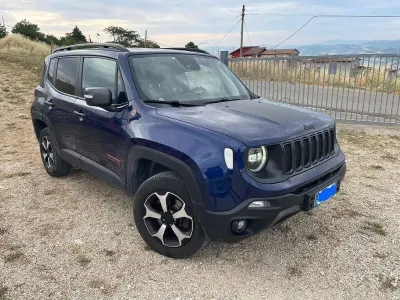 Usata Jeep Renegade Trailhawk 170 CV (125 kW) 2018 Bluazzurro SUV