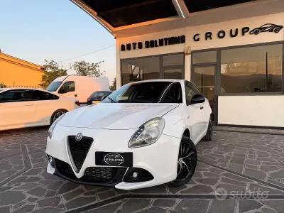 Usata Alfa Romeo Giulietta Exclusive 140 CV (102 kW) 2013 Bianco Utilitaria
