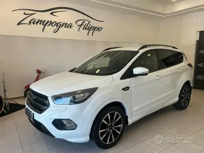 Usata Ford Kuga ST-Line 120 CV (88 kW) 2018 Bianco SUV