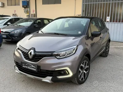 Usata Renault Captur Initiale Paris 110 CV (80 kW) 2018 Grigio SUV