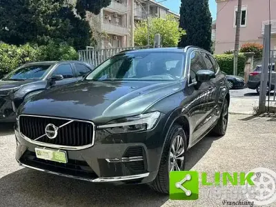 Occasion Volvo XC60 Momentum 197 PK (144 kW) 2022 Grijs SUV