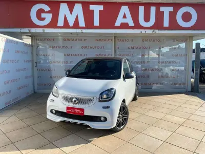 Usado Smart ForFour Brabus 90 CV (66 kW) 2016 Blanco Utilitario