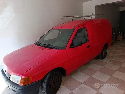 Usata Ford Escort 60 CV (44 kW) 1992 Rosso Furgone