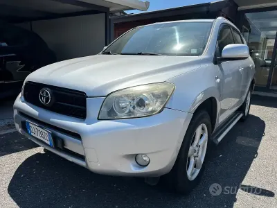 Usata Toyota RAV4 Luxury 136 CV (100 kW) 2007 Grigio SUV