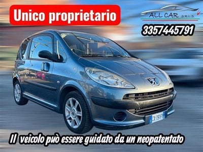 Usata Peugeot 1007 70 CV (51 kW) 2005 Argento Monovolume